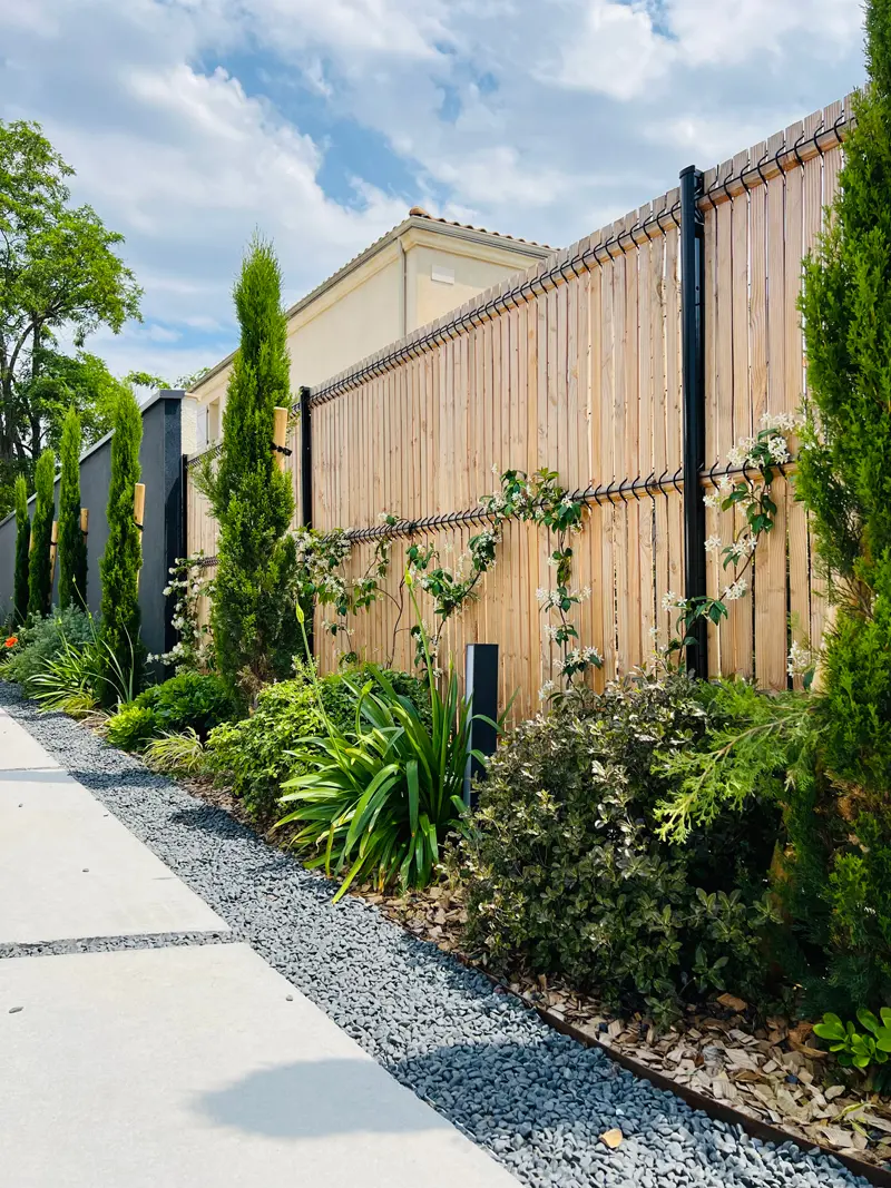 AGENCE_LACOSTE_2024_BRUGES_PAYSAGISTE_MASSIF_ALLEE_DALLE_CLOTURE_PISCINE_GAZON_PROJET